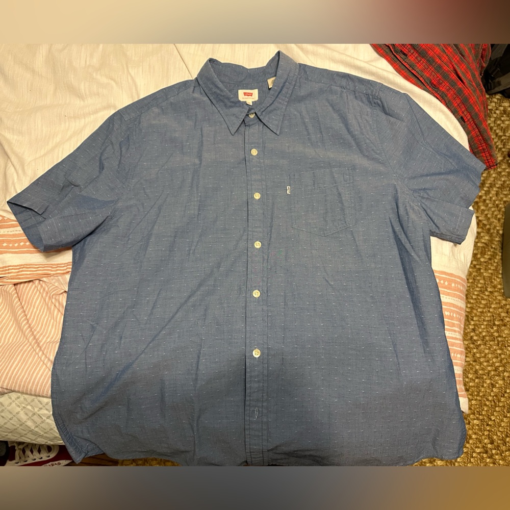 Levi shirt sleeve button down- XXL